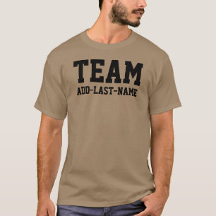 Het TEAM (Achternaam) personaliseert het T-shirt