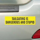 Het trainen is gevaarlijk en stuitend bumpersticker (Op auto)
