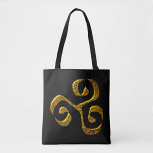 Het trisbool,old symbool in de celtische cultuur draagtas
