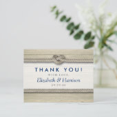 Het vastbinden van de knoop rustieke strand bruilo briefkaart (Staand voorkant)