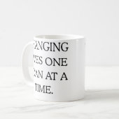 Het veranderen van levens een lening op een tijd k koffiemok (Voorkant links)