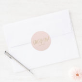 Het verbluffende roze script van het huwelijk mono ronde sticker (Envelop)