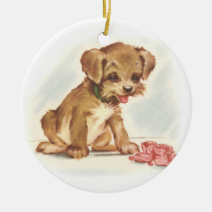 Het vintage Puppy bewondert nieuwe babyschoenen Keramisch Ornament