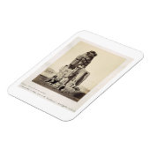 Het "Vocal Memnon", kolossaal beeld van Amenhotep  Magneet (Linkerzijde)