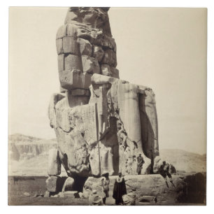 Het "Vocal Memnon", kolossaal beeld van Amenhotep  Tegeltje