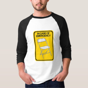 Het vouwen van Stoel In hoesje van Noodsituatie T-shirt