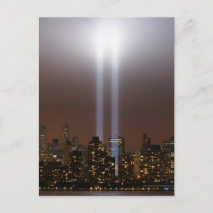 Het wereldhandelscentrum in New York in het licht. Briefkaart
