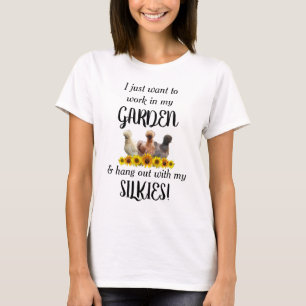 Het werk in de tuin hangt uit met kuikens t-shirt