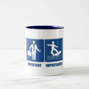 Het werk is belangrijk, het surfen is belangrijk tweekleurige koffiemok
