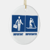 Het werk is belangrijk, opstellend het opzadelen i keramisch ornament (Rechts)