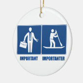 Het werk is belangrijk, opstellend het opzadelen i keramisch ornament (Links)