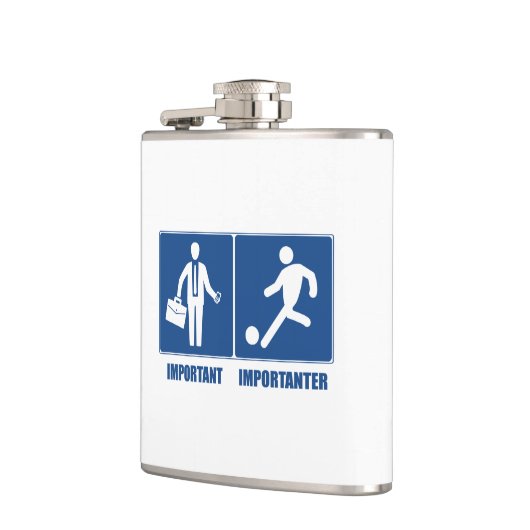 Het werk is belangrijk, voetbal is belangrijk heupfles (Links)