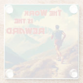 Het werk is de Reward Runner Mountains Glazen Onderzetter (Achterkant)