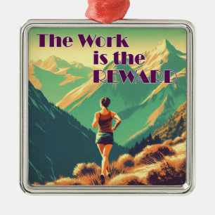 Het werk is de Reward Woman Runner Mountains Metalen Ornament