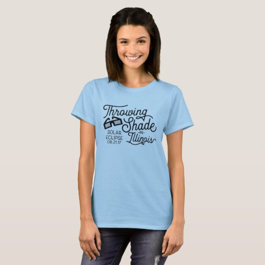Het werpen van Shade in Illinois Solar Eclipse T-shirt (Voorkant volledig)