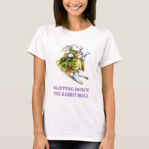 Het Witte Konijn glijdt door het konijnenhol. T-shirt
