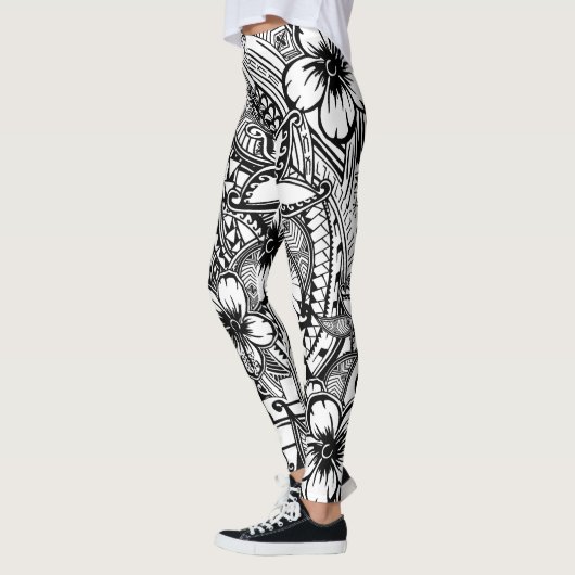 Het zijn niet altijd zwarte of witte polynesiaanse leggings (Links)