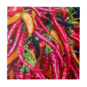 hete chilipepers op de boerenmarkt in Madison Tegeltje