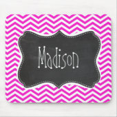 Hete magenta Chevron strepen; Retro krijtbord look Muismat (Voorkant)