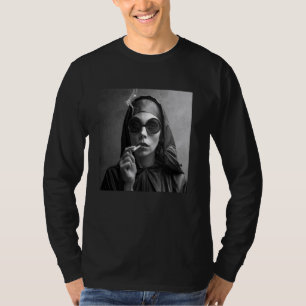 Hete non rookt sigaret, rebelse geen t-shirt