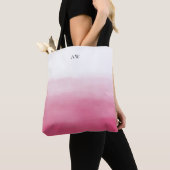 Hete Roze Waterverf Ombre Modern Monogram Draagtas (Dichtbij)