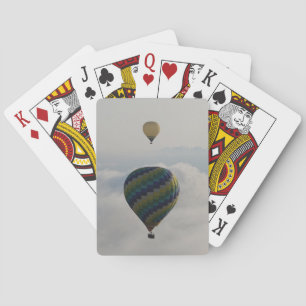 Heteluchtballon boven bewolkte Toscaanse lucht Pokerkaarten