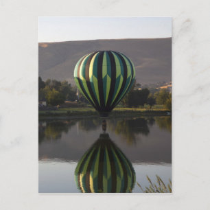 Heteluchtballon boven de Yakima rivier Briefkaart