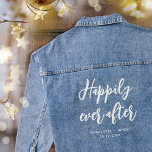 Heureux après le Mariage personnalisé<br><div class="desc">Faites une déclaration avec cette veste de denim mariage personnalisée! Les mots 'Heureusement toujours après' sont écrits dans une police de script tendance, et ci-dessous vous pouvez ajouter les noms des couples, la date du mariage, l'emplacement ou autre texte. Cette belle veste en jean marbré de coton fait un beau...</div>
