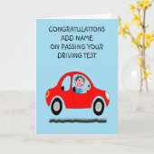 Heureux comme il vient de passer la carte d'examen (Fleur jaune)