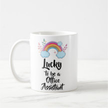 Heureux D'Être Une Mug D'Assistant De Bureau
