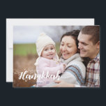 Heureux Hanoukka neige bulles Carte photo de vacan<br><div class="desc">Élégant et mignon Happy Hanoukka Snow Bubbles Carte photo de vacances est parfait pour tous vos amis et famille cette saison de vacances. Customisez le texte avec votre nom de famille et l'année et échangez la photo pour une photo de vos enfants, de votre animal de compagnie ou de toute...</div>