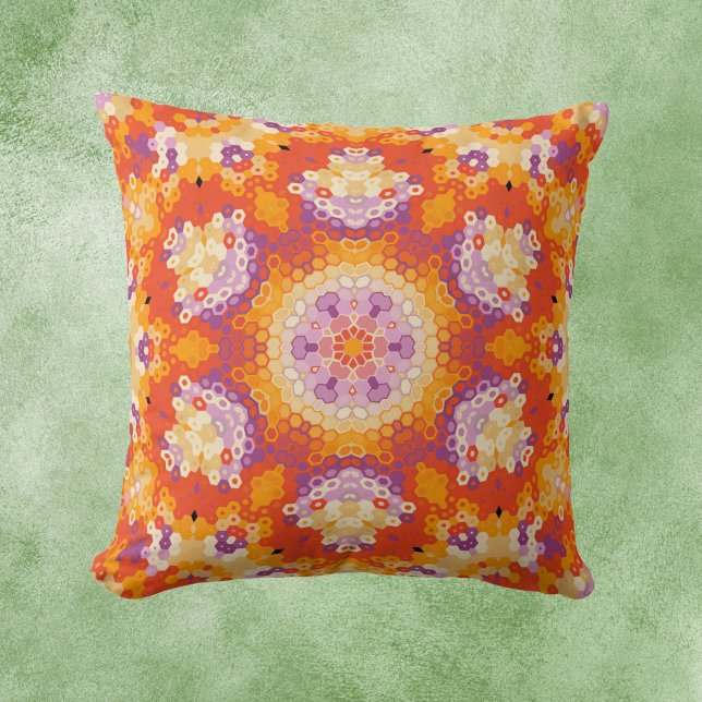 Hex Mandala Sinaasappel Paarse en wit Kussen (Orange Purple and White Hexagon Mandala Throw Pillow by Wormhole Orbital)