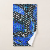Hexagonal mosaic or blue and grey to black scales  (Serviette à main)