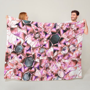 Hexagons omgeven door roze petaalachtige vormen fleece deken