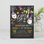 Hey Boo Halloween Invitation d'anniversaire - noir (Debout devant)