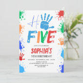 Hi-five High Five 5th Birthday Invitation (Debout devant)
