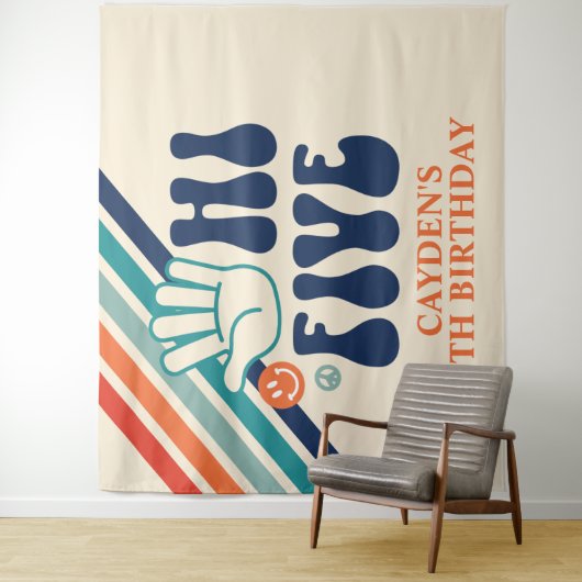 Hi Five Retro Strepen verjaardags Tapijt Wandkleed (In situ)