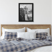 Hiawatha Statue Canvas Afdruk (Insitu (Slaapkamer))