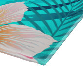 Hibiscus bloemen op het strand snijplank (Hoek)