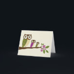 hibou dans une carte de voeux de ligne<br><div class="desc">Chouettes mignonnes d'affilée. Recherchez l'affranchissement correspondant.</div>