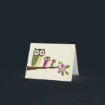 hibou dans une carte de voeux de ligne<br><div class="desc">Chouettes mignonnes d'affilée. Recherchez l'affranchissement correspondant.</div>