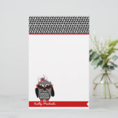 Hibou de pied-de-poule avec la papeterie de (Debout devant)