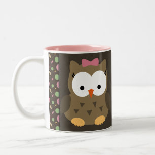 Hibou mignon de bébé avec la tasse de café faite