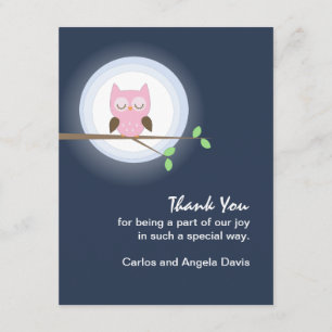 Hibou mignon rose dans le Merci de clair de lune