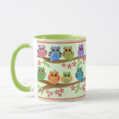 Hiboux mignons sur la tasse de branches (Gauche)