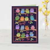 Hiboux sur la carte d'anniversaire mignonne des (Fleur jaune)