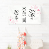 Hier komt de bride spandoek (Insitu)