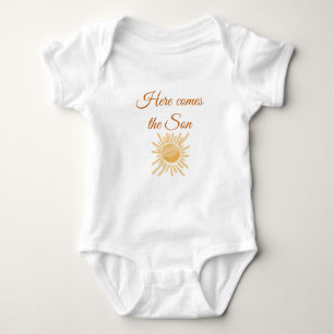 Hier komt de Son Sunshine Ray van Sun Baby Boy Romper