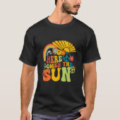 Hier komt de Sun Retro Zomervibes Hippie Boho T-shirt (Voorkant)