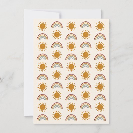 Hier komt de zon | Boho Rainbow-Baby shower Kaart (Achterkant)